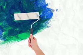 墙面受潮返碱怎么办？补墙膏来帮你，自己动手轻松搞定图片