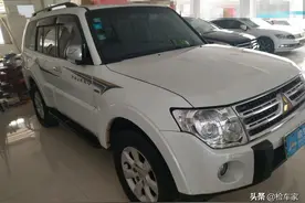 当年新车50多万，现在只要13万！这辆越野神器三菱帕杰罗能买吗？图片