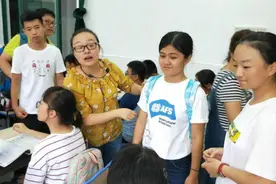 有一种“心机”叫班主任安排座位，看似很公平，实际上套路满满图片