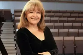 土耳其国宝级钢琴家伊蒂儿·比芮 (Idil Biret)图片