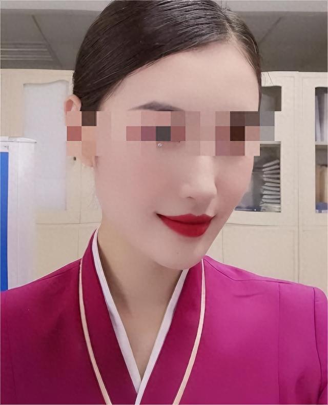 空姐机舱内穿情趣内衣拍照，发布称：超级舒服！网友：全脱算了