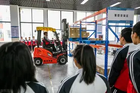 别让实习成为学校与职场之间的真空地带图片