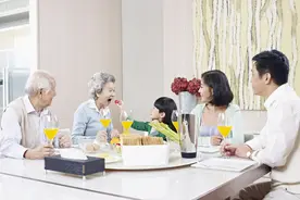 人的一生只能吃9吨食物，吃得越饱死得越早？限制饮食能长寿吗图片