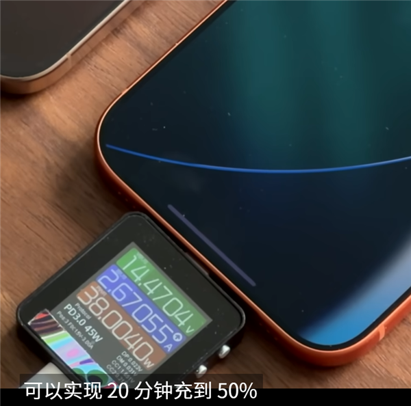iPhone 17测评解禁！Air耐弯吗？基础款不“丐”，全系续航都很猛