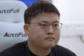 “UZI再度出山，携手狼行打比赛”！LBL热度飙升，宝蓝梦回S8图片