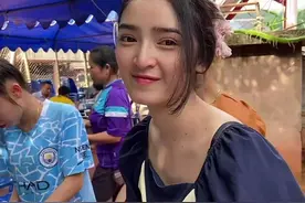小伟与烧烤西施的爱情直线升温 哈哈与米粉女孩的交往出现好兆头图片