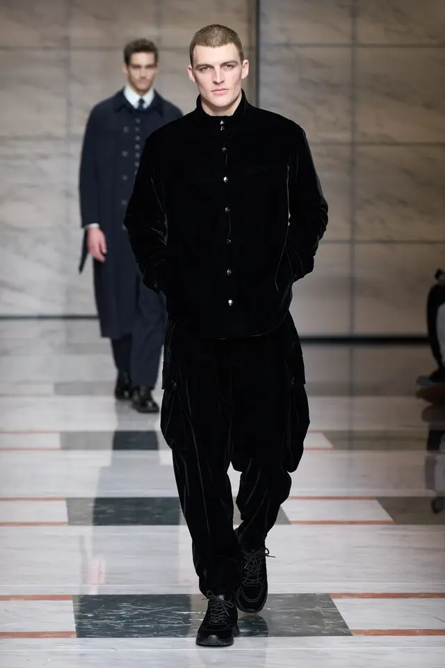 ������Giorgio Armani 2023�＾ϵ����װ������ʱ��