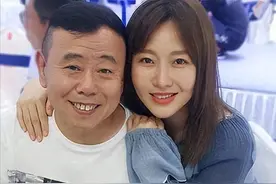 潘长江女儿潘阳现状：嫁10亿富豪，婚后10年，带儿子分居住在娘家图片