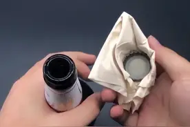 喝了20多年啤酒才知道，用手就能拧开啤酒瓶盖，真是太厉害了图片