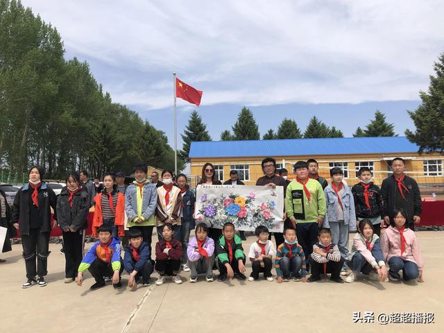 《关爱乡村儿童教育成长公益活动》浅记书画家盖洪才捐赠书画