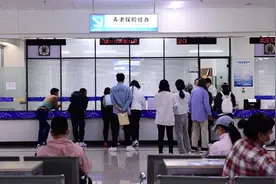 退休金10级表，1级到6级衣食无忧，看看你在哪一级？图片