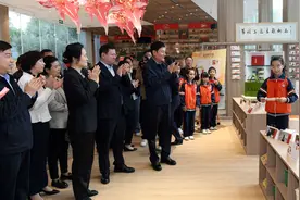 全国首个劳模工匠主题邮局开业图片