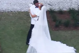 大本洛佩慈奢华婚礼！53岁的新娘穿长拖尾婚纱像少女，现场太梦幻图片