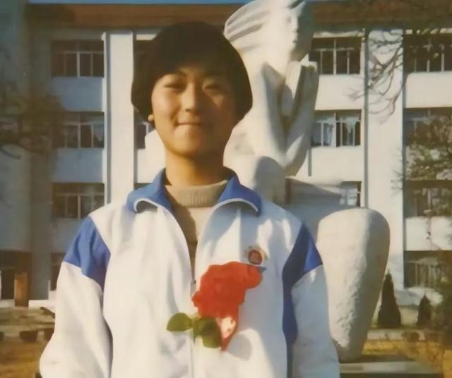 因不给弟弟买房子，女博士被父亲砍死，父亲大骂：白眼狼该杀