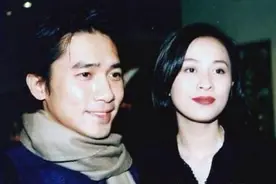 刘嘉玲在港台影视圈靠与许晋亨、郭台铭绯闻曝红，却鲜有作品立足图片