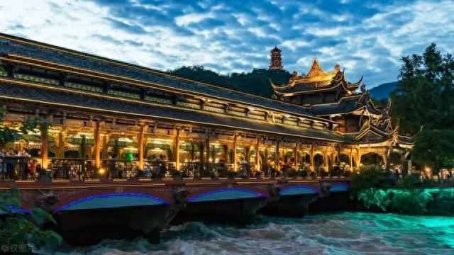 四川成都旅行社(成都旅游公司排名前十)