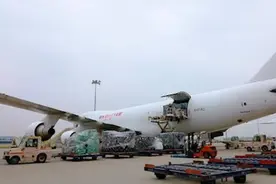 香港代购东西怎么寄到深圳服装化妆品药品电子产品怎么邮寄到深圳图片