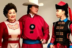 红极一时的吉祥三宝现状，爸爸因病离世，小女孩身材火辣已当妈图片