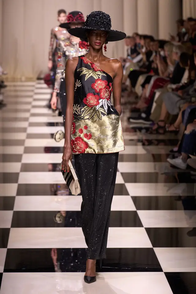 ������Armani Priv�� 2023 �ﶬ�߶�ϵ��Ůװ