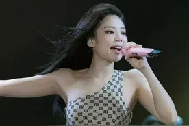 今夏流行“泳衣外穿”？早就不新鲜了，看看明星们都怎么搭图片