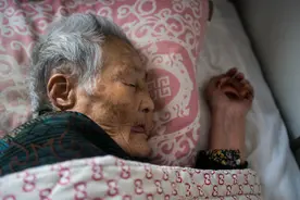 午睡最新研究：白天多睡1小时，老年痴呆概率或会增加40%？图片