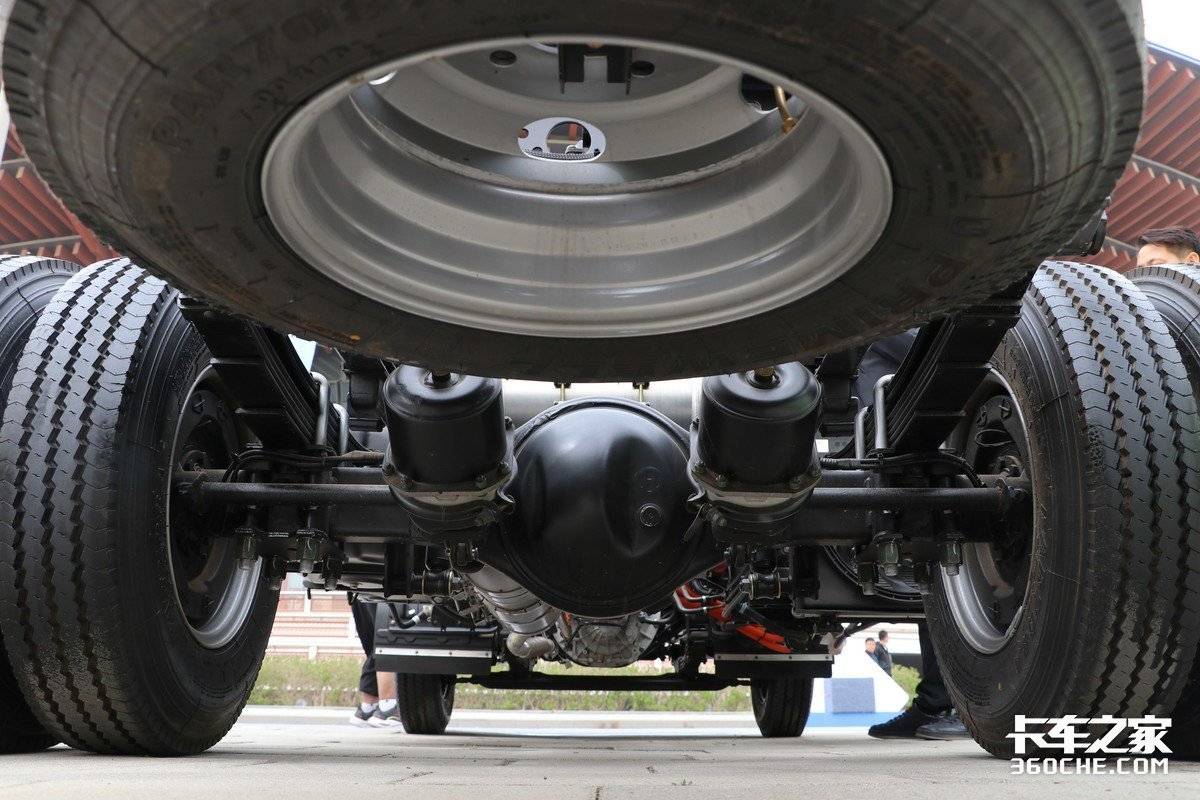 福田单排汽油版小货车_欧马可智蓝HS混动轻卡_混动轻卡续航1000公里