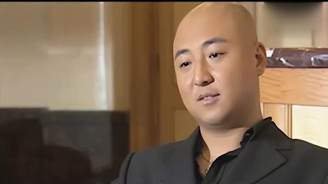 看看窦唯,老狼的现状,才发现周晓鸥已经走上了另一条"大道"