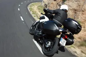 实用摩旅攻略：如何选择边箱与边包图片