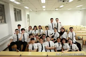 华中科技大学“学霸班”火了！揽获150余项荣誉表彰，近八成读研深造！图片