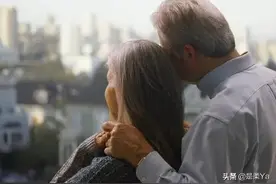 女人过了六十岁以后还会和丈夫接吻吗？图片