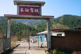 驾校教练车与环卫车相撞致3死：身亡女学员休产假学车，孩子才出生3个多月图片
