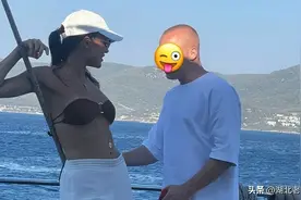 23岁前F1车手不寂寞！被禁赛后带环球小姐去旅游，女方大5岁图片