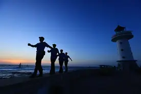 【《人民公安报》忠诚的足迹·大美边疆】三沙：天边的树，最美的“警”图片