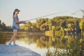 几百元的探鱼器和三四千元的探鱼器有什么不一样？图片