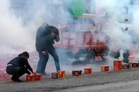 平舆禁放禁售，官方称网传“学生放炮取消评三好”不实，年度会曾称“发现一起查处一起，处罚一人震慑一片”图片