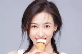 漂亮的青鸟丁笑滢图片