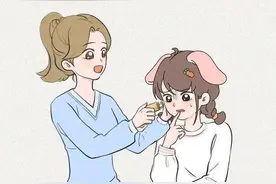 打耳洞是什么感觉？看完漫画，你还决心打耳洞吗？图片