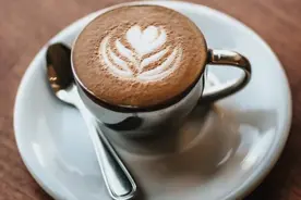 不是吧，都2022年了，还有咖啡馆在怼顾客？图片