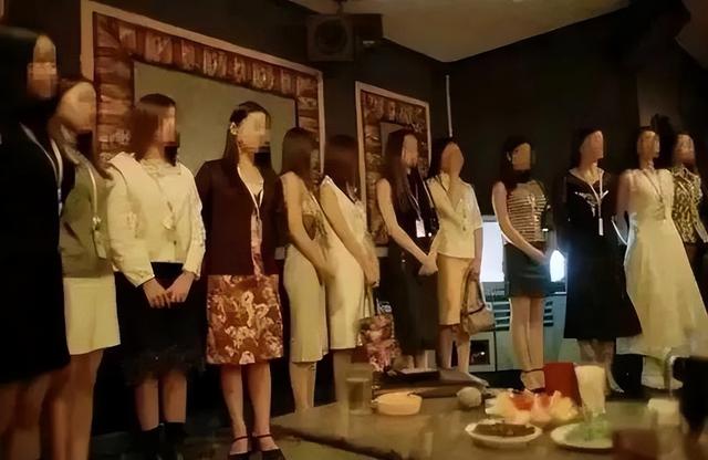 曝光“私密影院”内部全过程，看看你喜欢的特殊服务，多令人作呕