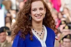 那个让国王废除一夫多妻制，修改国家宪法的最美王妃，后来怎样了图片