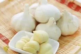 大蒜成熟如何判断？蒜农总结出六个方法，值得一看图片