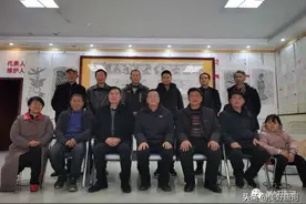 大校方随军到唐河县考察汉画文化图片