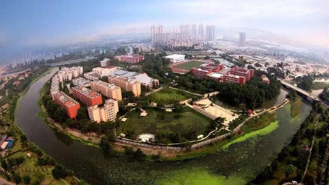 成都两所学校正在招人，应届生和在职人员均有机会