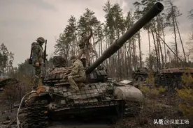 俄军暴露出一大缺陷，夜战能力太弱：白天坦克突击，夜间被动挨打图片