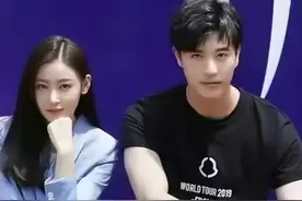 徐开骋哪里会想到，娜扎会和张天爱携手抡起那一锤图片