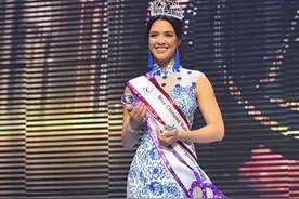 钟丽缇大女儿不愧是华裔小姐！穿抹胸裙秀性感身材，气质上大绝杀图片