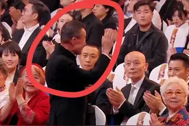 华表奖的这一夜，把电影圈咖位玩明白了，王宝强竟跟王一博一排图片