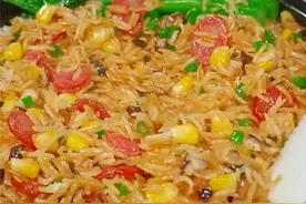 广东人都爱吃的煲仔饭，原来做法这么简单，出锅后味道太香了图片