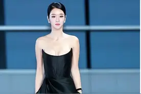走红毯，还得看咱内地明星！韩国寡淡、港台花哨，谁出色一目了然图片