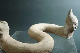 清朝年间，两乞丐街头戏耍‘人面蛇’，路人称奇，实则是采生折割图片